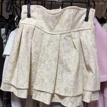 미셸 마카롱 화이트 레이스 슬림 레그 스커트 XS 사이즈