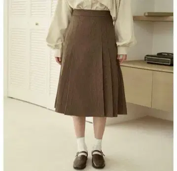moi tytto 메디 기장 플레어 스커트
