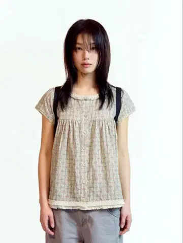 coyseioFRINGE SHIRRINGBLOUSE 꽃무늬 반팔 셔츠
