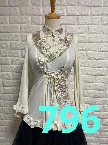 OZZON 프릴 장식 화이트 상의 796 가격 인하 중.