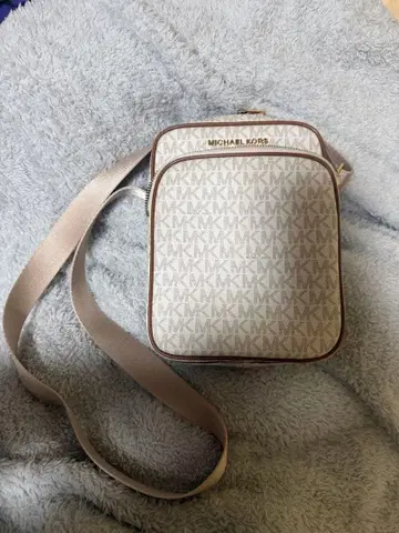 MICHAEL KORS MK 로고 숄더백