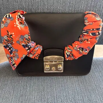가격 인하! FURLA 메트로폴리스 스카프 숄더백 블랙