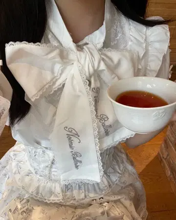 노에미 블라우스