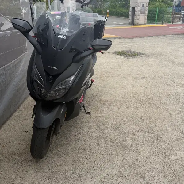 21년식 상태 좋은 포르자350 판매합니다