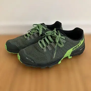 INOV-8 ROCLITE 290 트레일 러닝화