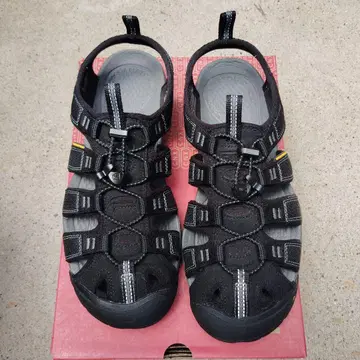킨 클리어워터 KEEN CLEARWATER CNX BLACK