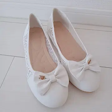 리본 레이스 화이트 플랫 펌프스 24.5cm