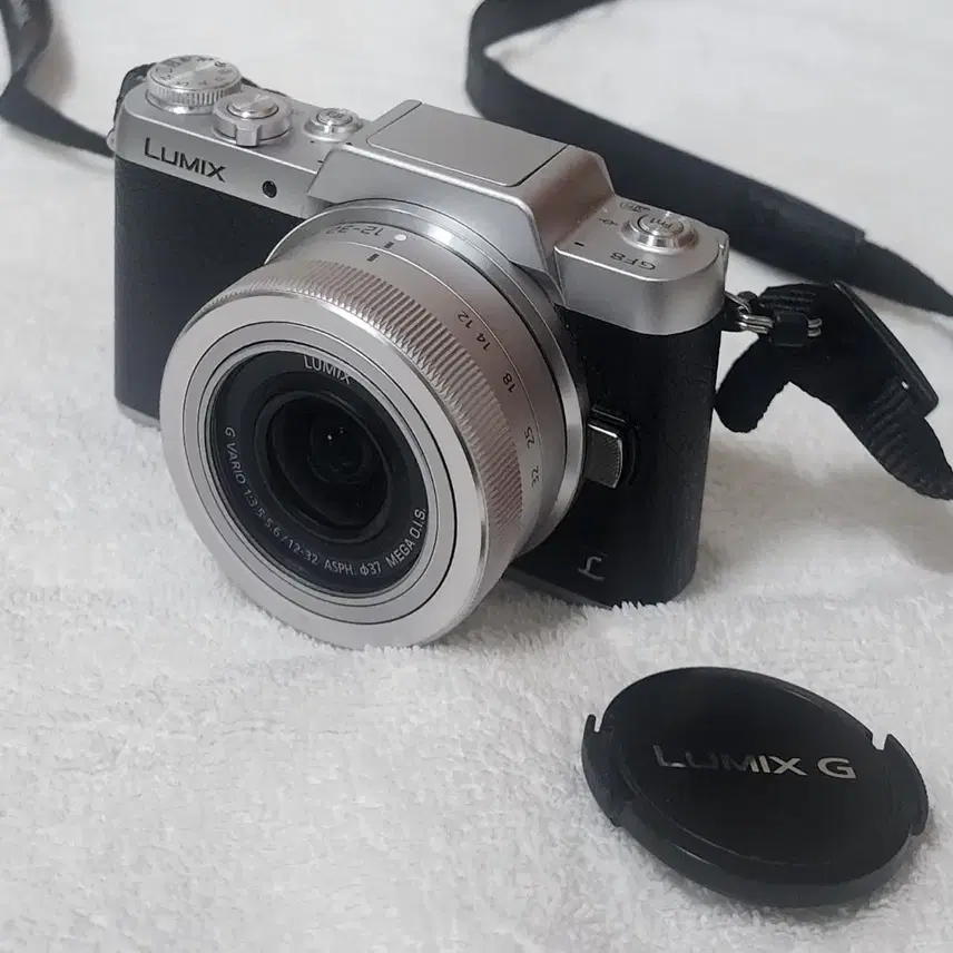 파나소닉 디카 루믹스 GF8 와 12-32mm 렌즈팝니다.