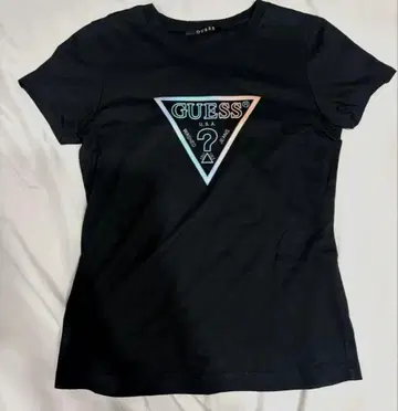 GUESS 로고 T셔츠