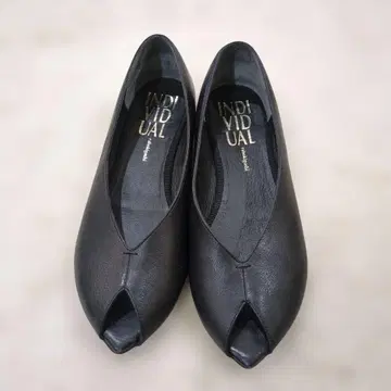 INDIVIDUAL 블랙 가죽 플랫슈즈 오픈토 23cm