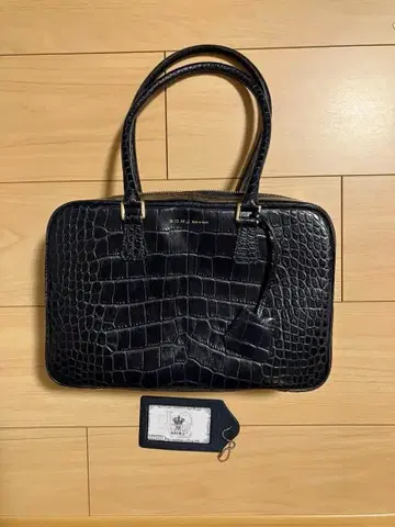미사용 ADMJ 소가죽 악어 엠보싱 28cm 보스턴 네이비