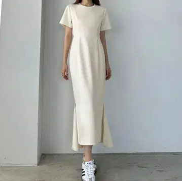 Louere 루엘레 스트레치 컷 머메이드 원피스 원피스 드레스