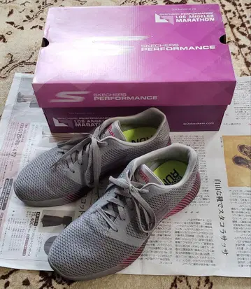스케쳐스 SKECHERS GORUN 600 25cm 스니커즈 박스 포함