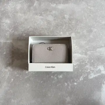 Calvin Klein 이단 접이식 지갑 그레이