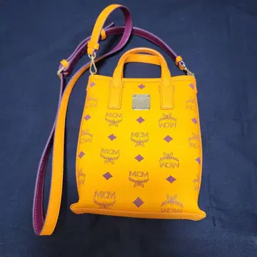 MCM 오렌지 숄더백 (최종 가격 인하)