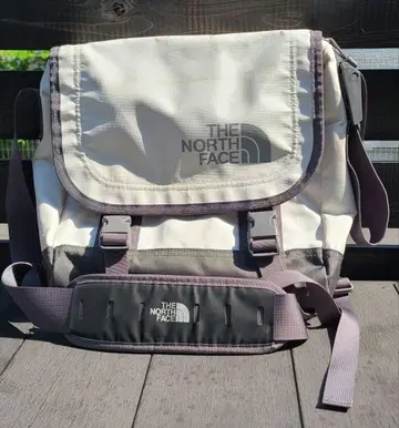 THE NORTH FACE 메신저 백 화이트