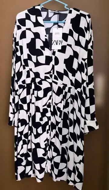 ZARA 기하학 패턴 긴팔 셔츠 원피스 화이트/블랙
