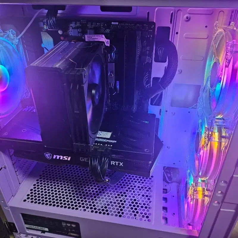 MSI RTX 그래픽카드 RGB 쿨링 PC