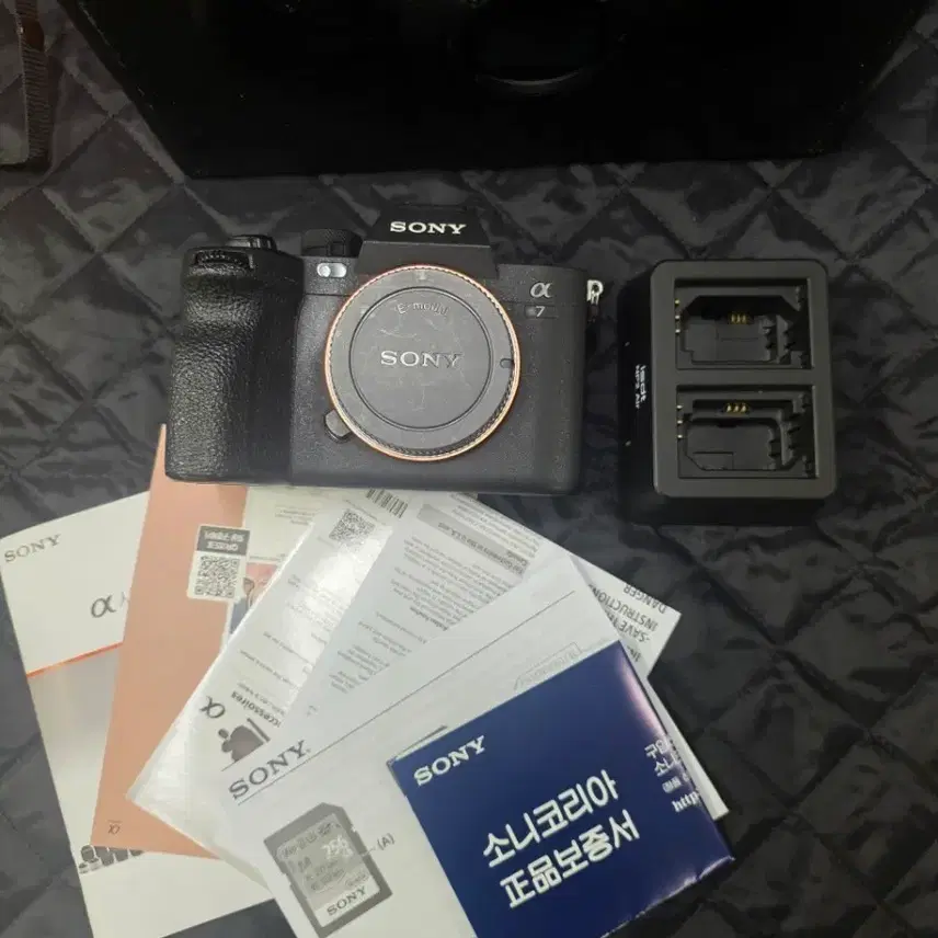 소니a7m4   300컷대 상태좋은바디 판매합니다