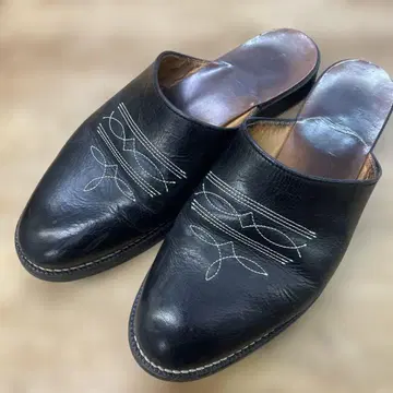 Hender Scheme cheak