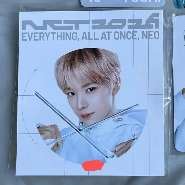 엔시티 10주년 팝업 유우시 뱃지
