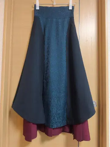 [새상품급] HARE Ado 콜라보 플리츠 레이어 스커트