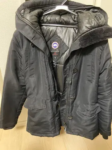 Canada Goose 블랙 다운 자켓