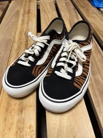가격 인하 Vans 호피 울트라쿠시 스니커즈