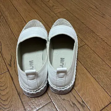 MUUM 화이트 반짝반짝 신발