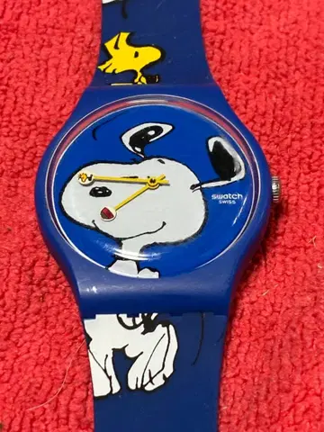 SWATCH X PEANUTS 콜라보 스누피 쿼츠 손목시계
