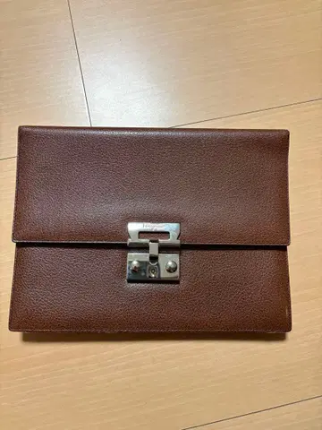 Ferragamo 브라운 가죽 클러치백
