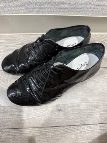 Repetto 일본 사이즈 25~25.5cm 에나멜 패턴트 레더