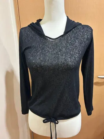이탈리아제 후드 부착 블랙 티셔츠 컨디션 최상