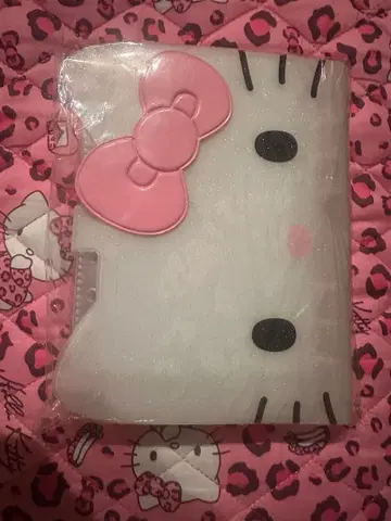 헬로키티 스티커북