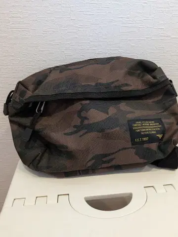 Dickies 카모플라쥬 나일론 숄더백
