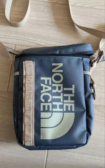 THE NORTH FACE 네이비 숄더백