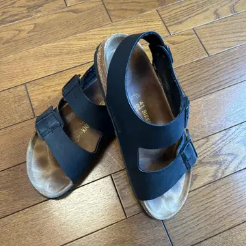 Birkenstock 블랙 샌들 41사이즈