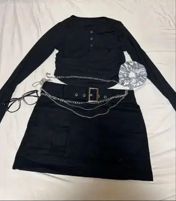 새상품 당일 발송 y2k 코디 시즈니룩 모노톤 K-스타일
