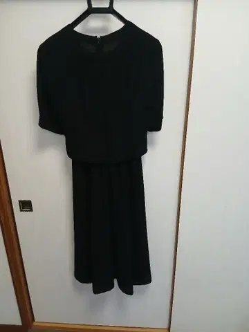 최종 가격 인하 AVANTIQUE 여름 포멀 블랙 원피스 무릎 기장