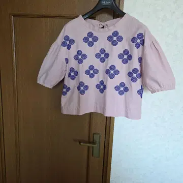 꽃무늬 자수 반팔 상의 핑크
