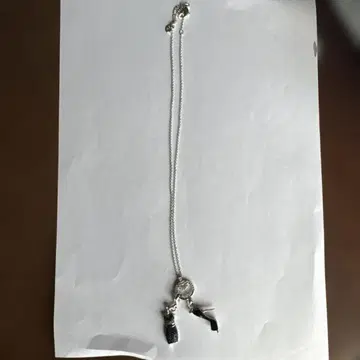 스와로브스키 참 포함 목걸이