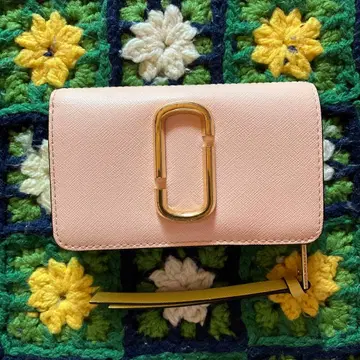 상태 좋음 MARC JACOBS 마크제이콥스 지갑 이단 접이식 지갑