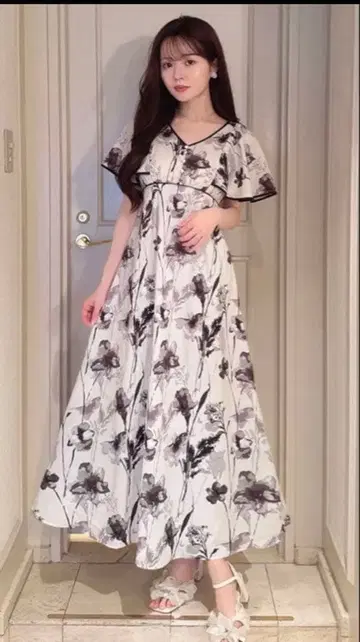GRL 꽃무늬 파이핑 백 레이스업 원피스 tg918