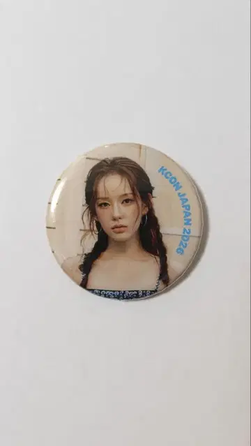 KCON 캡슐 토이 izna 사랑 캔뱃지
