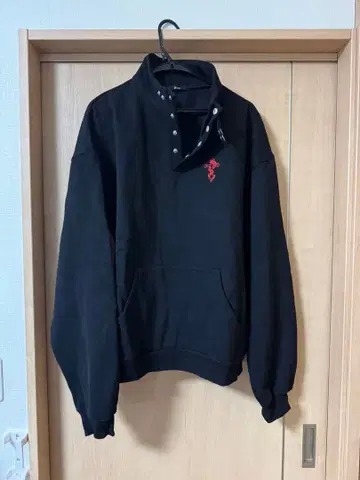 블랙 스냅 버튼 풀오버