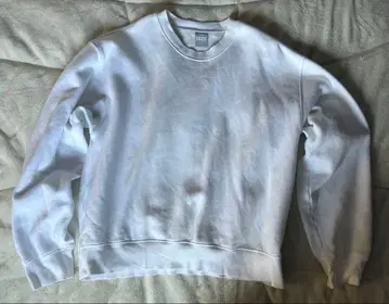 Aritzia 화이트 크루넥 트레이닝복
