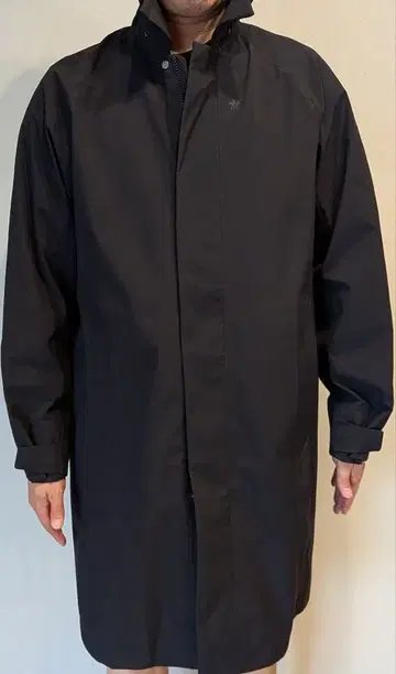 새상품 골드윈 블랙 스텐카라 코트 GORE-TEX