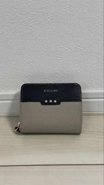 CULLNI 크루니 스터드 가죽 미니 지갑