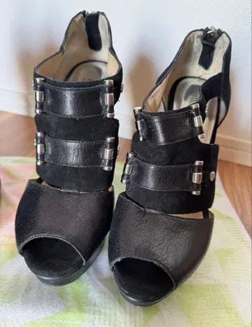MICHAEL KORS 블랙 하이힐