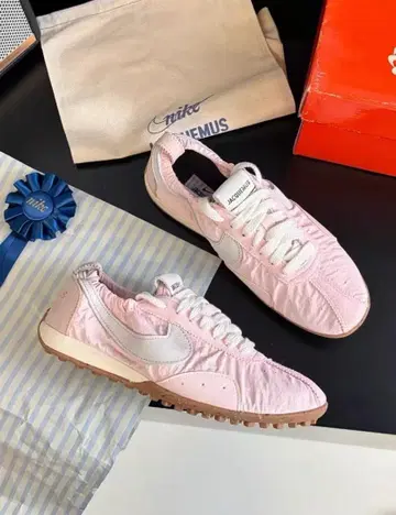 JACQUEMUS 핑크 스니커즈